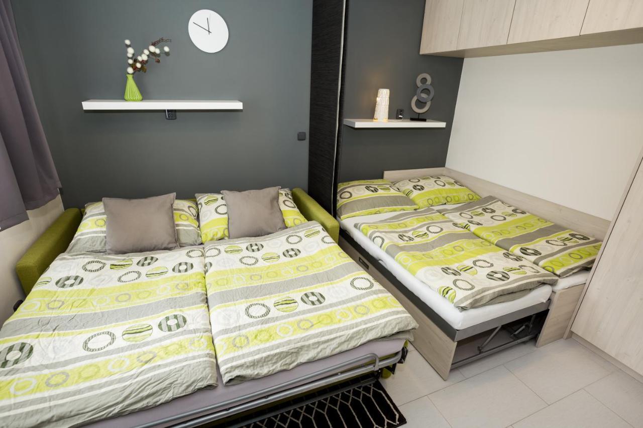 - Stela Premium * Stožec